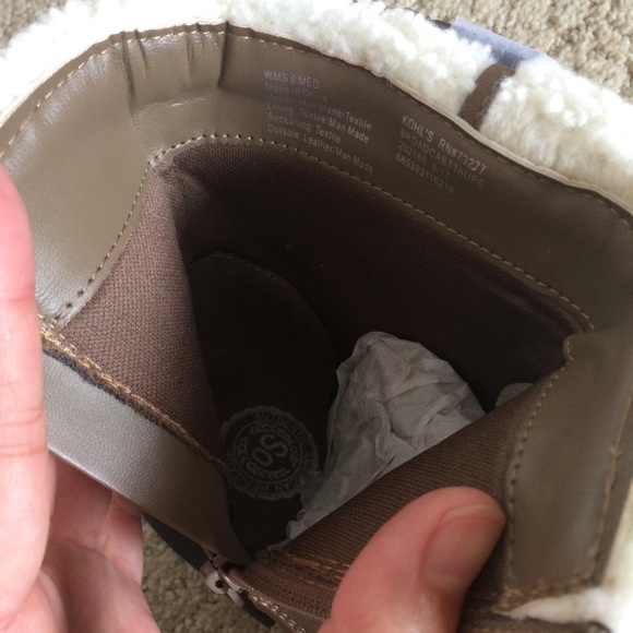 4/$25 π LAST PAIR! βSoβ brand Sherpa top booties - Picture 7 of 9